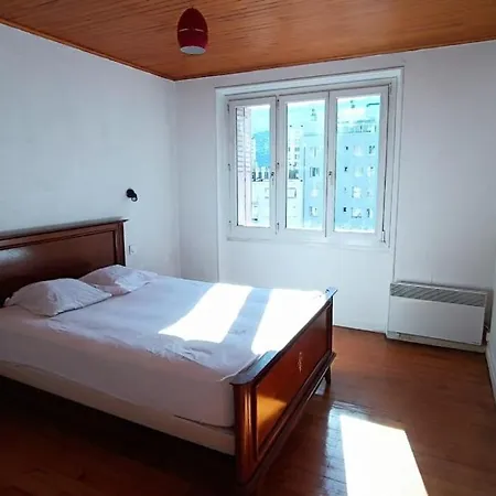 Appartement Lumineux , 2 Chambres, Proche Commodites