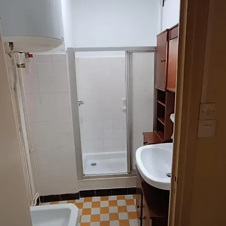 Lumineux , 2 Chambres, Proche Commodites *
